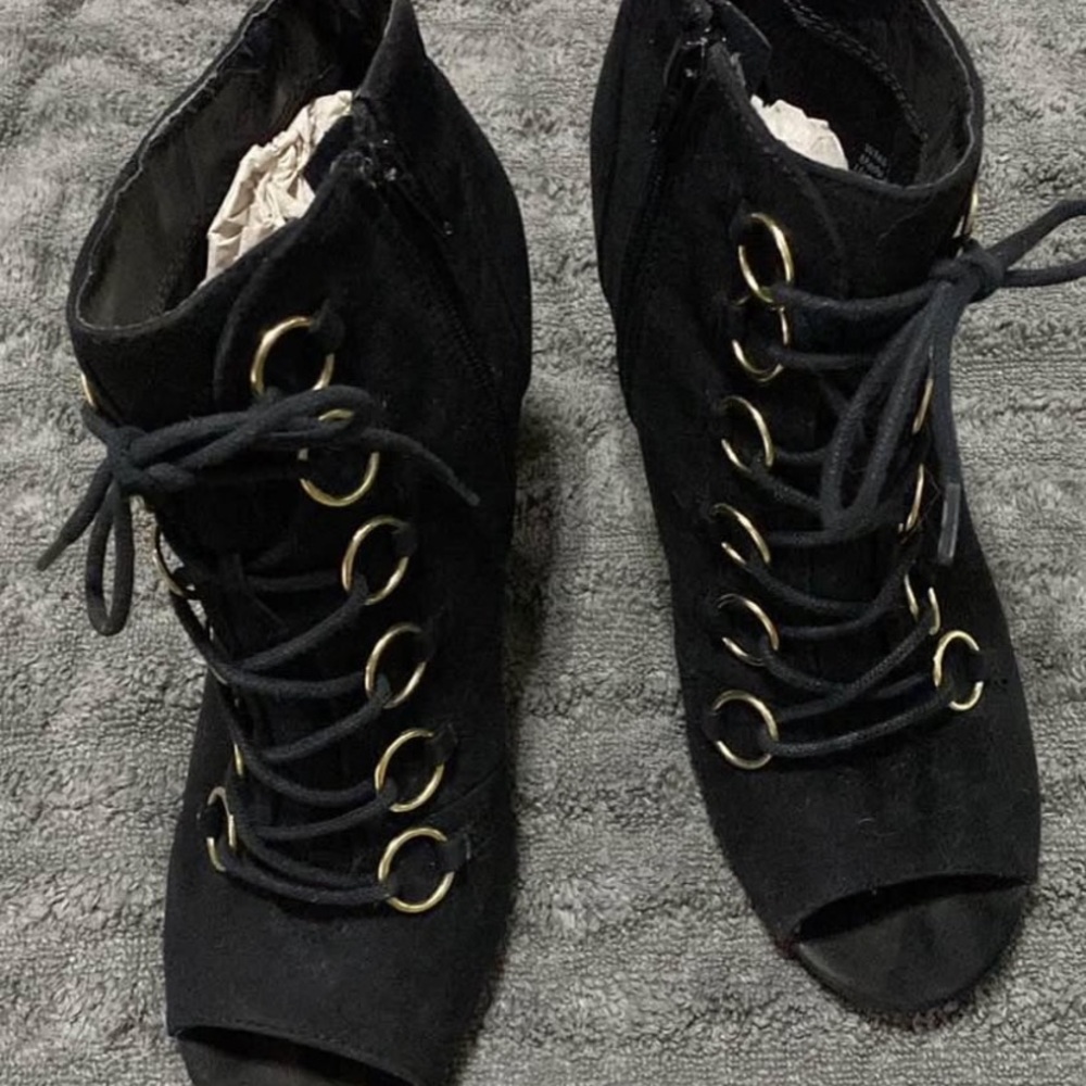 Elegant Black Lace-Up Ankle Boots